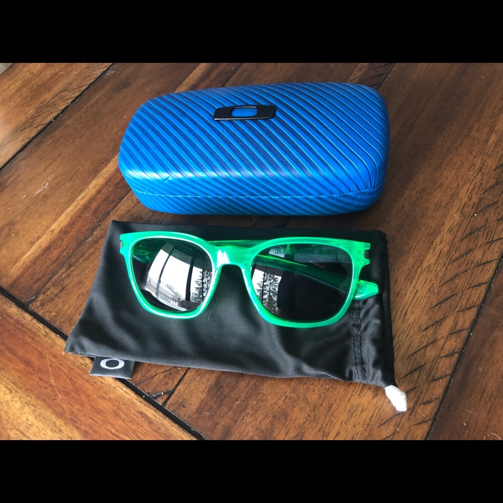 Garage Rock Oakley Antifreeze green sunglasses